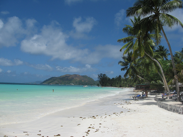 Playa Anse Volbert en las Seychelles