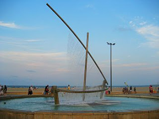 Boat fountain by the sea, Valencia